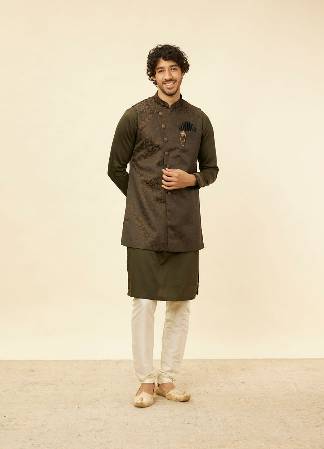 alt message - Manyavar Men Olive Green Bel Buti Patterned Kurta Jacket Set image number 3